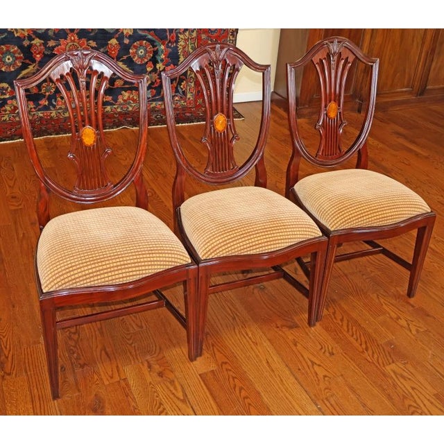1990s Stunning Set of 8 Mahogany Inlaid Hepplewhite Regency Style Sheild Dining Chairs For Sale - Image 10 of 17