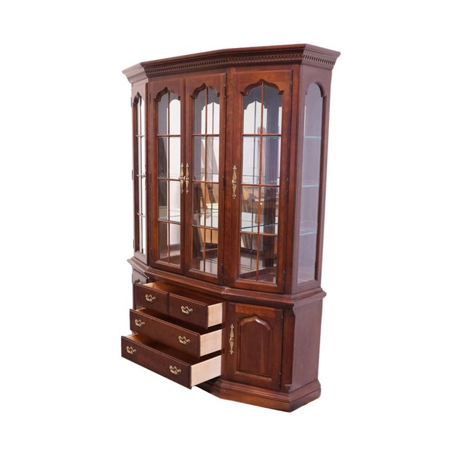 Thomasville Furniture Collector's Cherry 63" Buffet W. Lighted Display China Cabinet 10121-425 / 10121-426 For Sale - Image 9 of 17