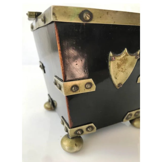 Regency Cachepot of Brass and Black Lacquer For Sale - Image 6 of 12