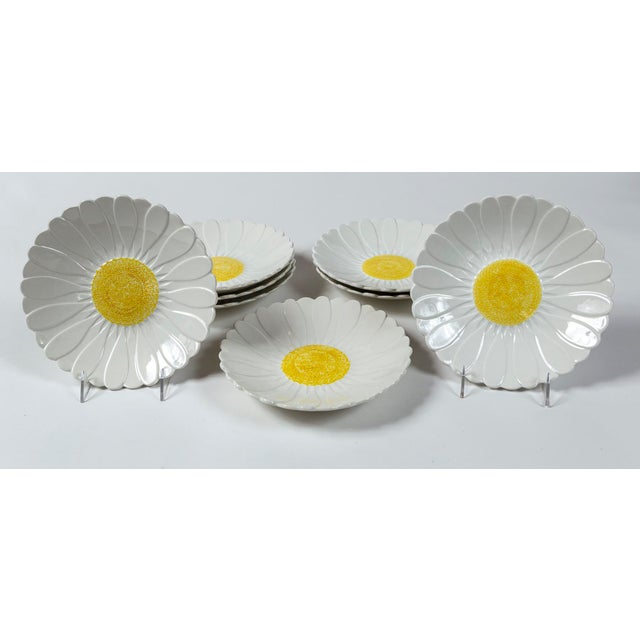 Gien Set of 8 Gien 'Daisy Plates', France, Circa 1950's For Sale - Image 4 of 10