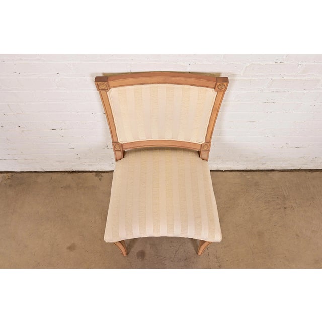 1980s Hickory Chair Klismos or French Regency Louis XVI Carved Side Chair or Dining Chair For Sale - Image 5 of 13