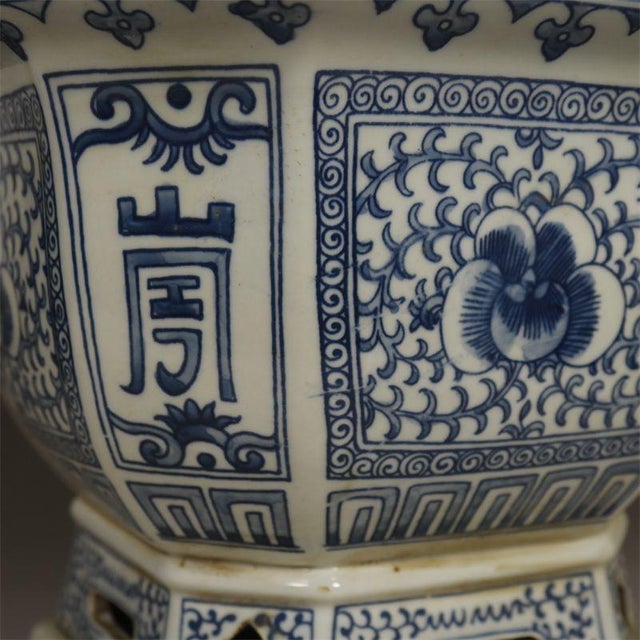 Late 19th Century Antique Blue & White Porcelain Planter – 9.8" Hexagonal Jardiniere With Floral Motif For Sale - Image 5 of 6