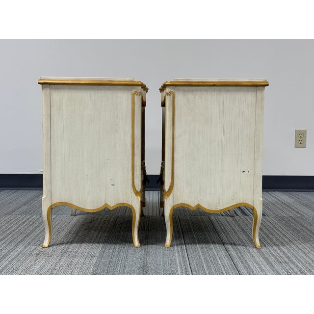 John Widdicomb "Classic" French Provincial Nightstand ~ a Pair For Sale In Saint Louis - Image 6 of 11