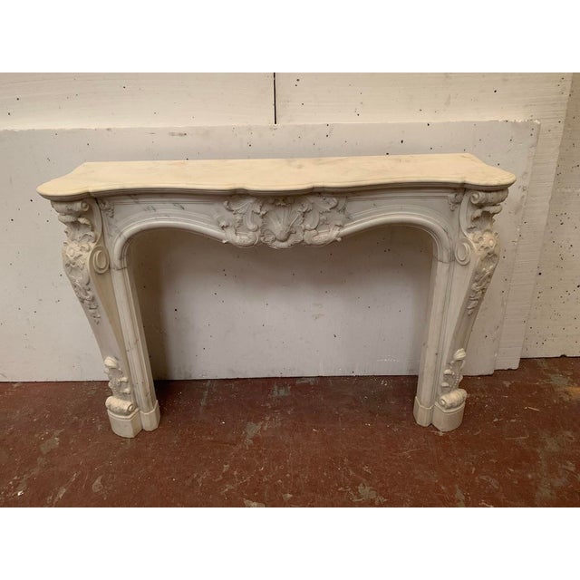 Louis XV Style Fireplace in White Carrara Marble, 19th Century For Sale - Image 6 of 18