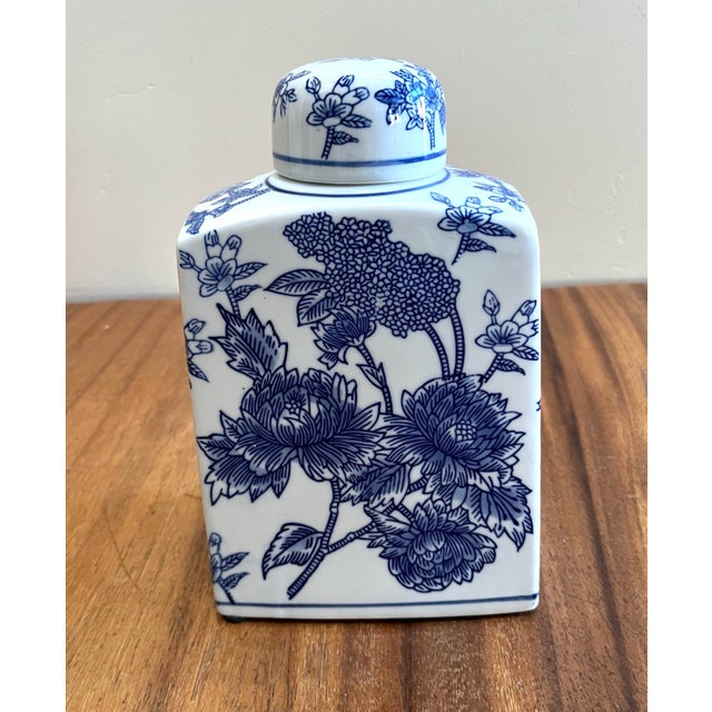Chinoiserie Blue and White Chinoiserie Rectangular Small Floral Ginger Jar For Sale - Image 3 of 7