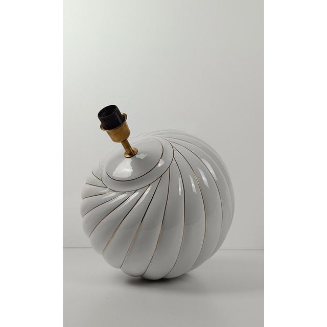 Table Lamps in White and Gold Glazed Ribbed Ceramic by Tommaso Barbis, 1970s, Set of 2 For Sale - Image 12 of 18