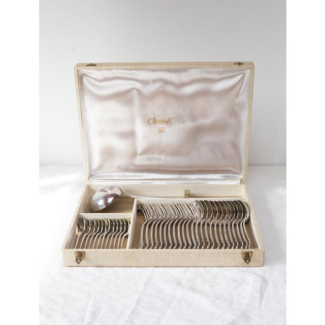 All the cutlery pieces bear the FLEURON hallmark, one of Christofle's trademarks. The case is the original. Measurements:...