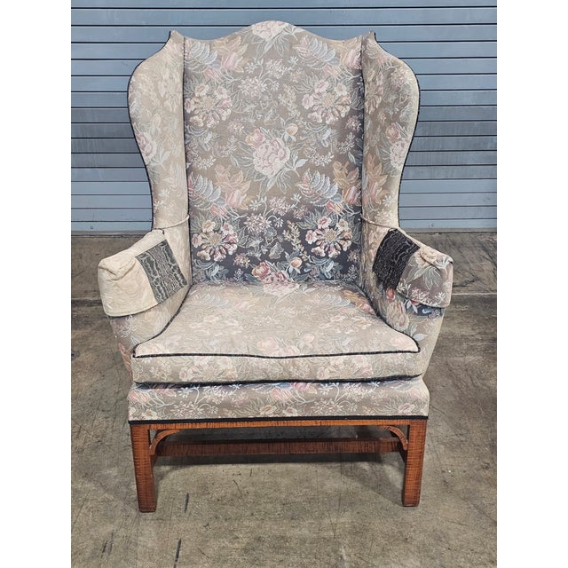 Late 20th Century Tiger Maple Williamsburg Style Hepplewhite Wingback Chair For Sale In Cleveland - Image 6 of 10