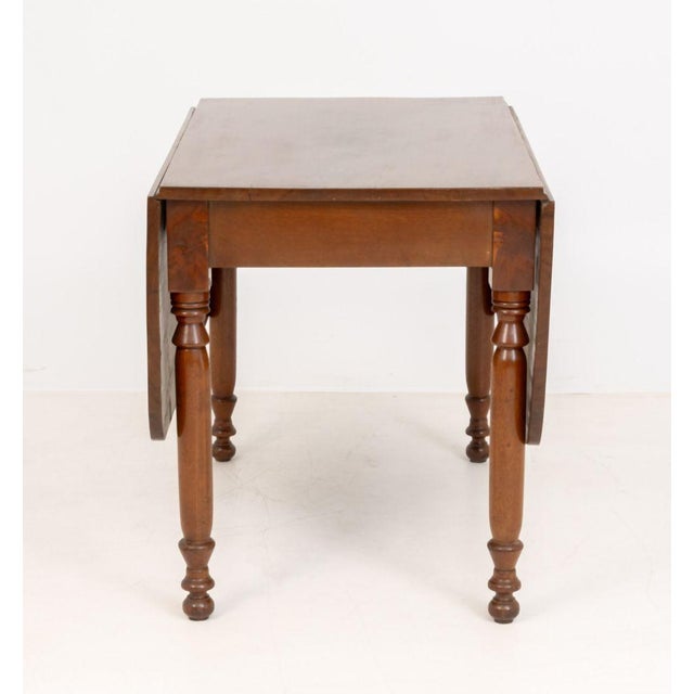 Early 20th Century American Federal Mahogany Drop Leaf Table For Sale - Image 5 of 10