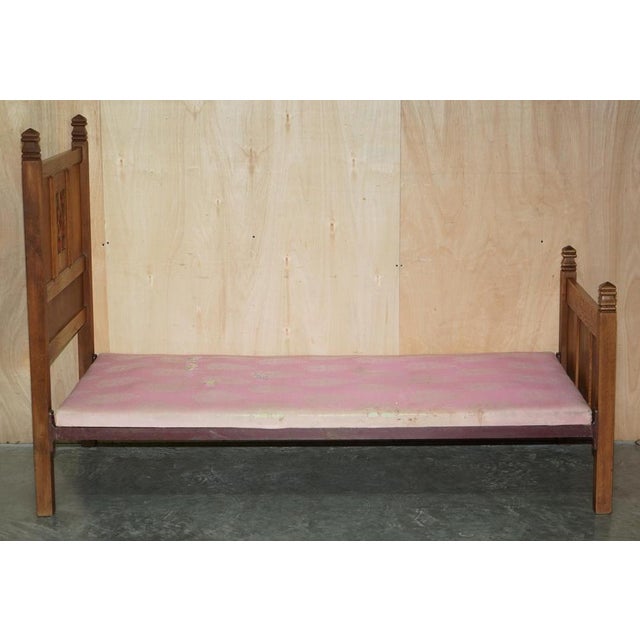 Brown Arts & Crafts Limed Oak Cotswold Single Bed from Tudor Furniture, 1930s For Sale - Image 8 of 15