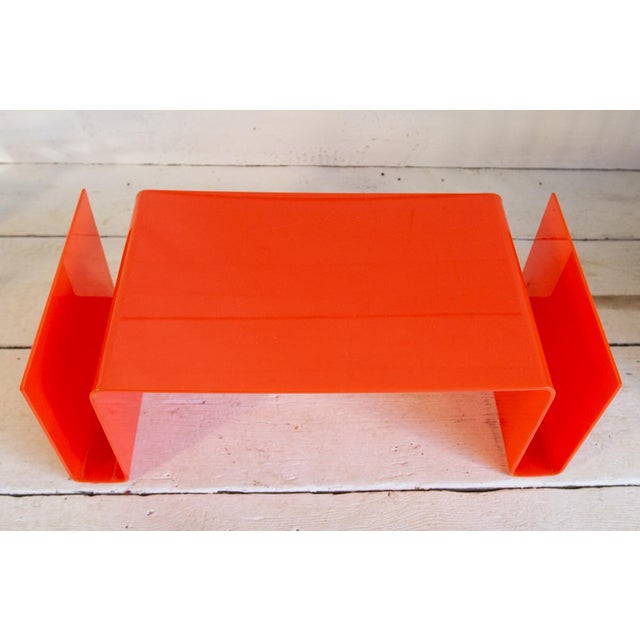 Small magazine table in methacrylate in the style of Superstudio's T01, designed in the late 1960s for Poltronova. The...