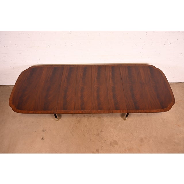Early 21st Century Stickley Georgian Banded Flame Mahogany Double Pedestal Extension Dining Table | Newly Refinished For Sale - Image 5 of 14