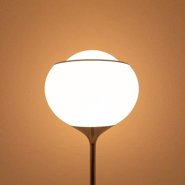 Vintage Italian Space Age Bud Floor Lamp by Harveiluce Guzzini, 1960s For Sale - Image 4 of 18