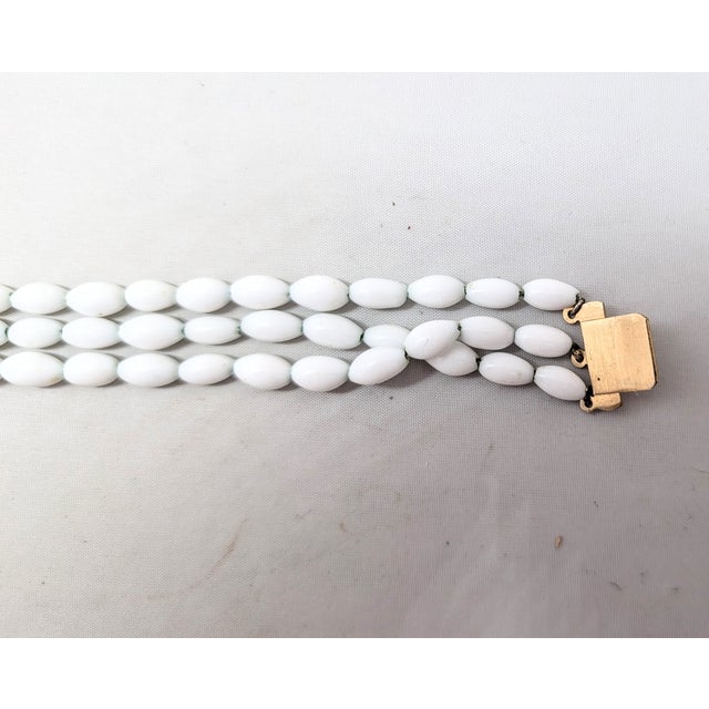 Vintage 1960s Signed Napier Goldtone & White Beaded Asian Influenced Bracelet For Sale - Image 10 of 13