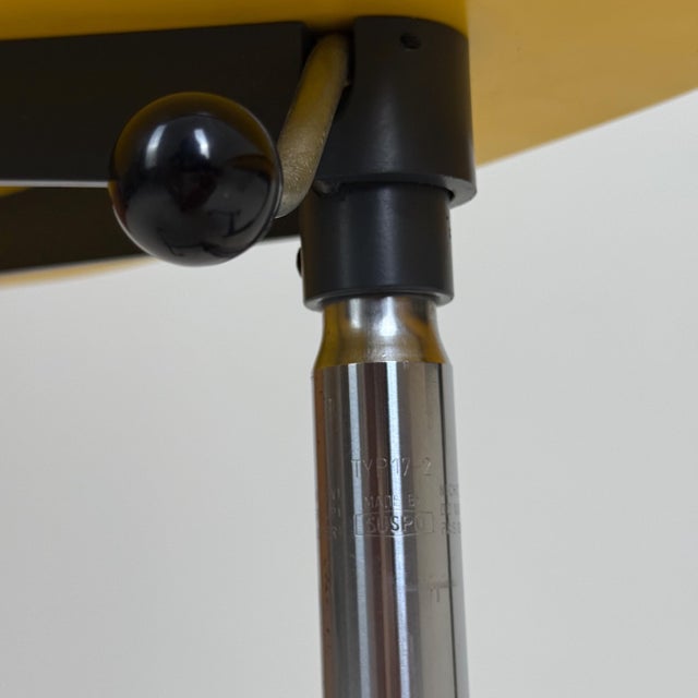 Mid-Century Modern Adjustable Kick Side Table by Toshiyuki Kita for Cassina, 1980s For Sale - Image 9 of 11