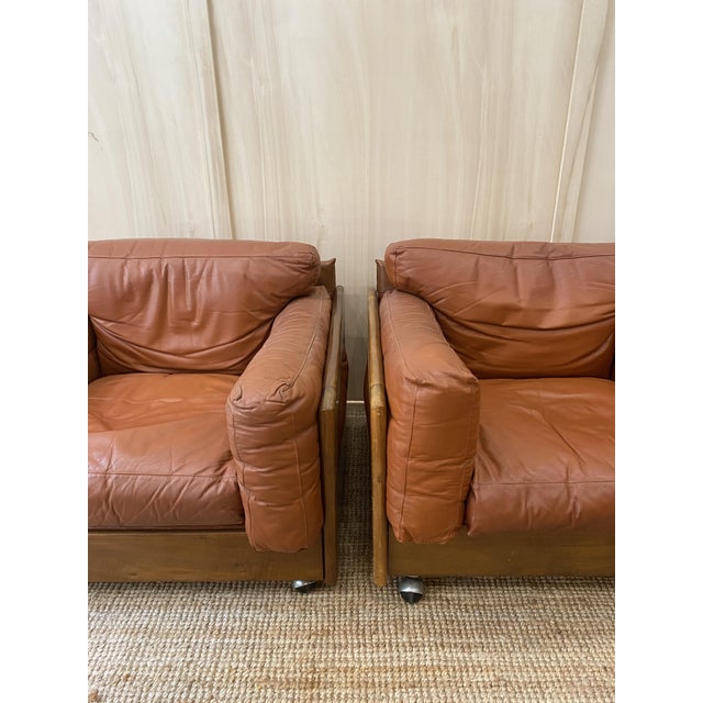 Italian Leather Club Chairs, 1960s, Set of 2, in Good conditions. Designed 1960 to 1969