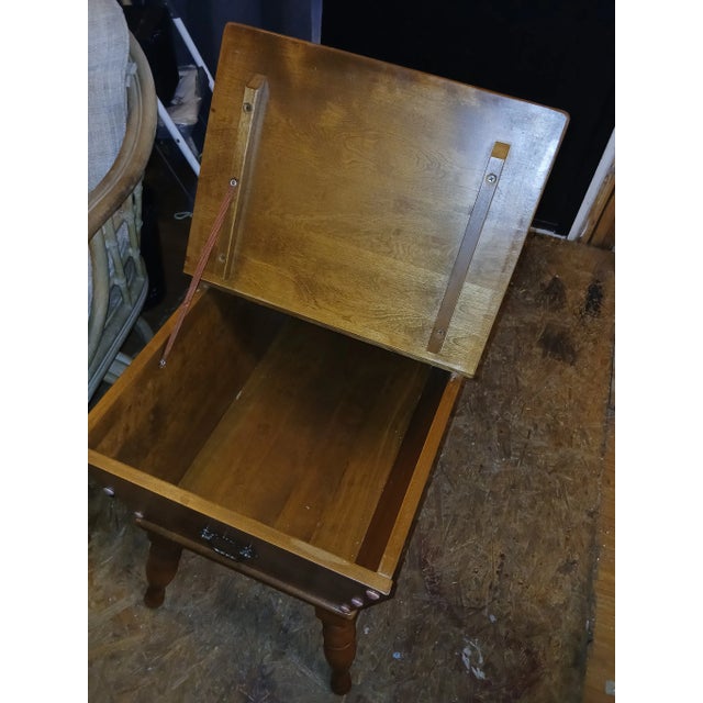 Mid 20th Century Ethan Allen Baumritter Solid Maple Colonial Style Accent Dough Box For Sale - Image 5 of 8