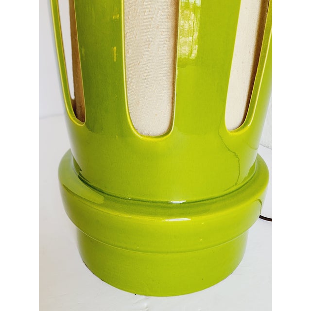 Mid Century Modern Large Lime Green Table Lamp For Sale In New York - Image 6 of 12
