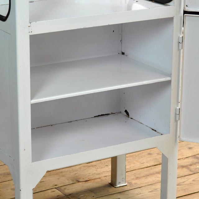 1970s Vintage Medicine Cabinet, 1970s For Sale - Image 5 of 11