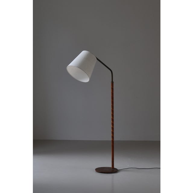 Scandianvian Art Deco Floor Lamp in Brass and Birch Veneer, Denmark, 1930s For Sale - Image 4 of 16