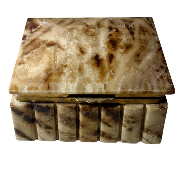 Italian 1940s Italian Fluted Alabaster Jewelry Box For Sale - Image 3 of 9
