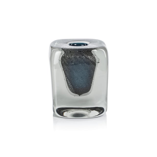 A true jewel and excellent for minimalist decor and modern homes. This trendy piece adds an ample dose of elegance to any...