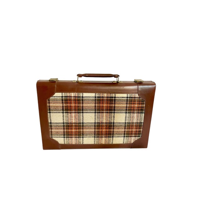 Vintage Mid-Century Tartan Backgammon Game Set in Travel Case For Sale - Image 14 of 18