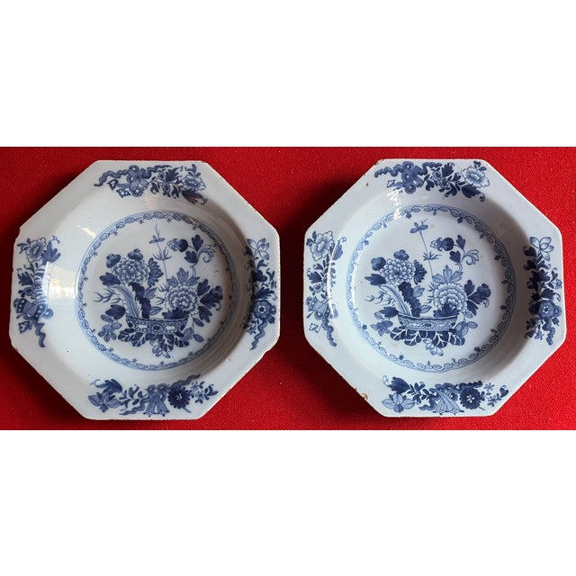 Antique 18th Century Blue & White Delft Chinoiserie Octagonal Soup Plates in the Chinese Export Style Circa 1750 - A Pair For Sale - Image 13 of 15