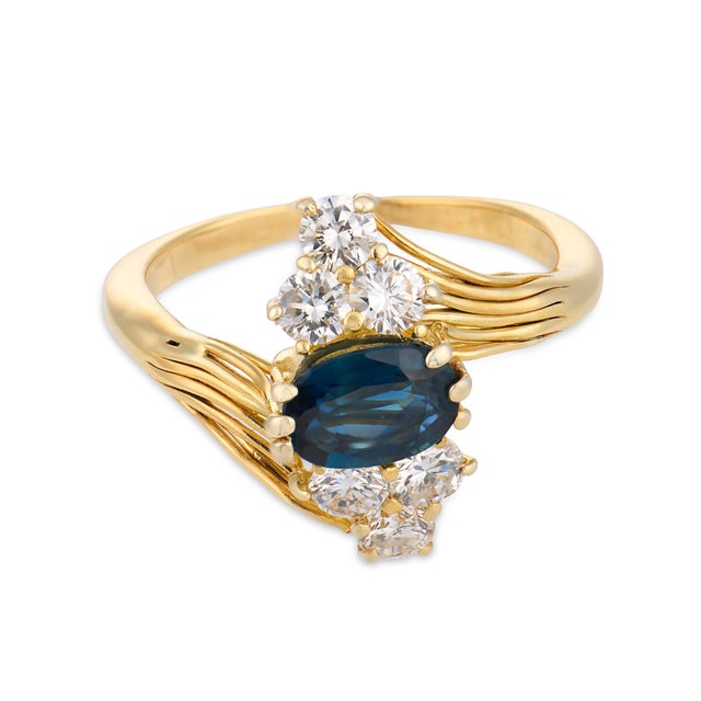 Modern Vintage Sapphire Diamond 18k Yellow Gold Ring, Size 6 For Sale - Image 3 of 6
