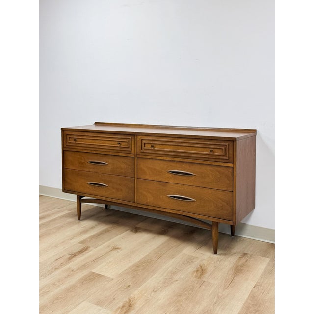 Broyhill Vintage Dresser Broyhill Sculptra MCM Six Drawer Lowboy Bronze Walnut 1960s For Sale - Image 4 of 16