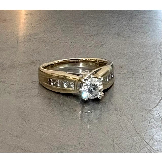1990s 18k Gold Half-Carat Diamond Ring W/ Half-Diamond Band For Sale - Image 5 of 5
