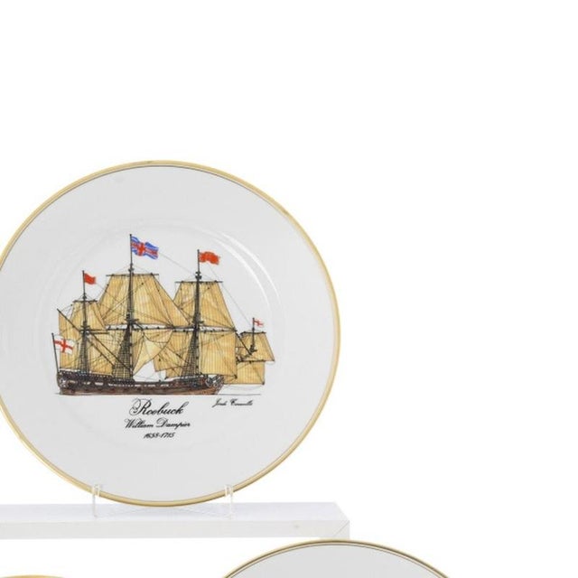 Porcelain Ships of the Discoveries Dinner Plates from Vista Alegre, Set of 12 For Sale - Image 4 of 6