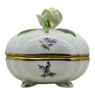 Herend Mille Fleurs Handpainted Trinket Box With Lid, Porcelain - 1915-1930 For Sale