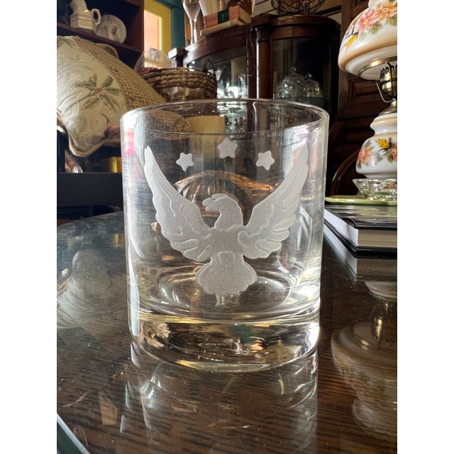 Mid-Century Modern Vintage Low Ball Rocks Whiskey Glasses With American Eagle & Stars - Set of 5 For Sale - Image 3 of 4