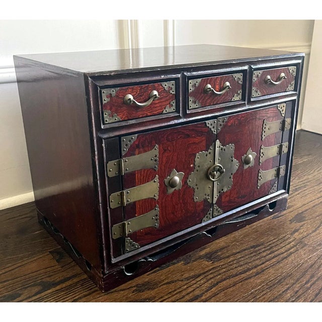 Small Korean Cabinet With Drawers Gakkesuri Joseon Dynasty For Sale In Atlanta - Image 6 of 12