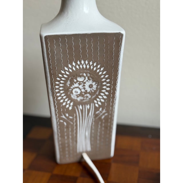 1950s Swedish Modern Beata Table Lamp in Ceramic from Upsala-Ekeby, 1950s For Sale - Image 5 of 9