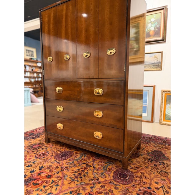 1970s Vintage 1970s Campaign-Style Oak Gentleman's Chest For Sale - Image 5 of 9
