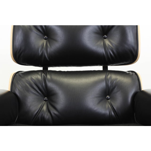 Black Set of Lounge Chair with Ottoman by Charles and Ray Eames for Herman Miller For Sale - Image 8 of 13