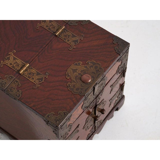 Antique Japanese Kyōdai-Bako Chest For Sale - Image 3 of 15