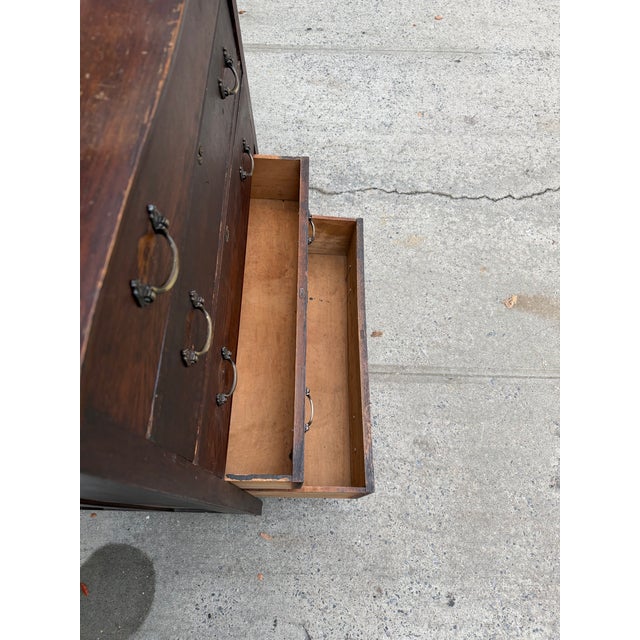 Early 20th Century Antique Oak Arts & Crafts Five-Drawer Tallboy Chest With Scalloped Backsplash For Sale - Image 11 of 12