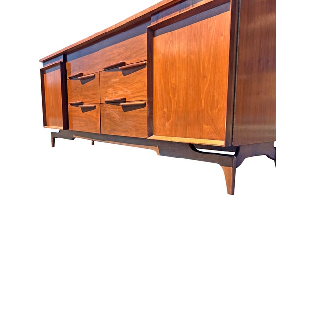 Mid-Century Modern Mid Century Modern Vintage Long Dresser or Credenza Floating Design Parvin Style For Sale - Image 3 of 15