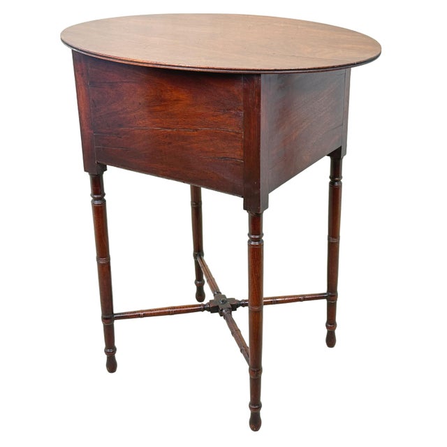 Early 19th Century Georgian Oval Top Occasional Table in Mahogany, 1815 For Sale - Image 6 of 11