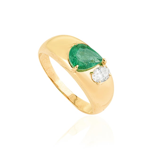 Chunky 18k Gold Emerald Diamond Contemporary Cocktail Ring Size 4 For Sale - Image 4 of 17