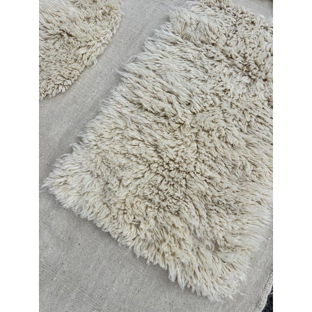 Textile Handmade Moroccan Beni Ouarain Textured Rug, 2010s For Sale - Image 7 of 8