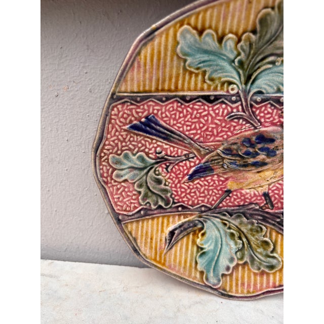 Rustic 19th Century Belgium Majolica Bird With Oak Leaves Plate Wasmuel For Sale - Image 3 of 4