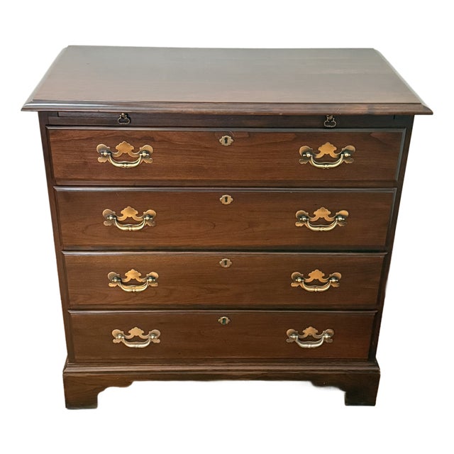 Vintage Chippendale Style Bachelor Chest With Brushing Slide For Sale