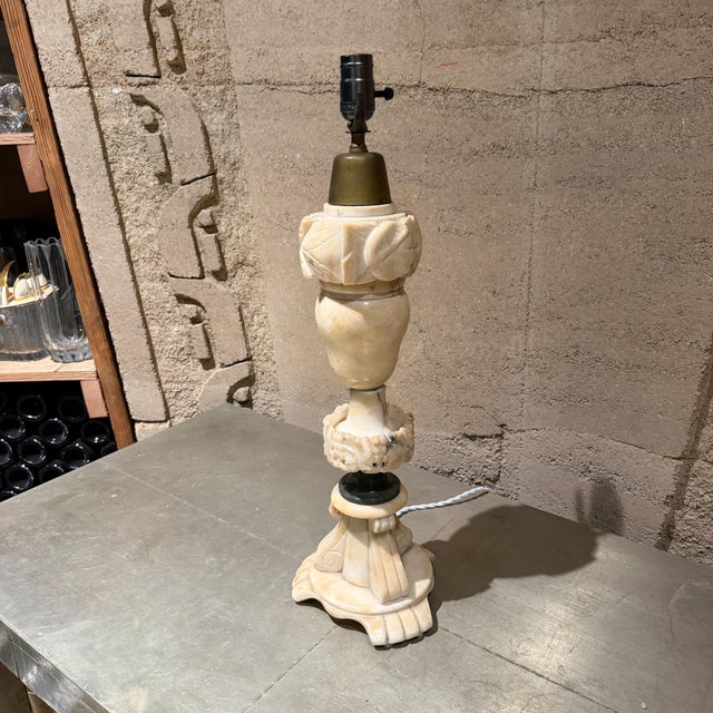 1960s Hollywood Regency Hand-Carved Italian Alabaster or Marble Table Lamp For Sale - Image 5 of 12