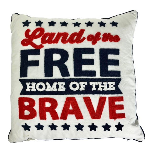 1990s Vintage Americana Arts & Crafts Boho Chic Down Filled Holiday Accent Pillow - 4th of July For Sale