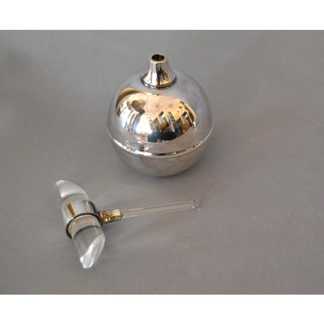 Metal Mid-Century Modern Silver Plate & Lucite Perfume Bottle & Powder Box 2 Pc. Vanity Set For Sale - Image 7 of 13