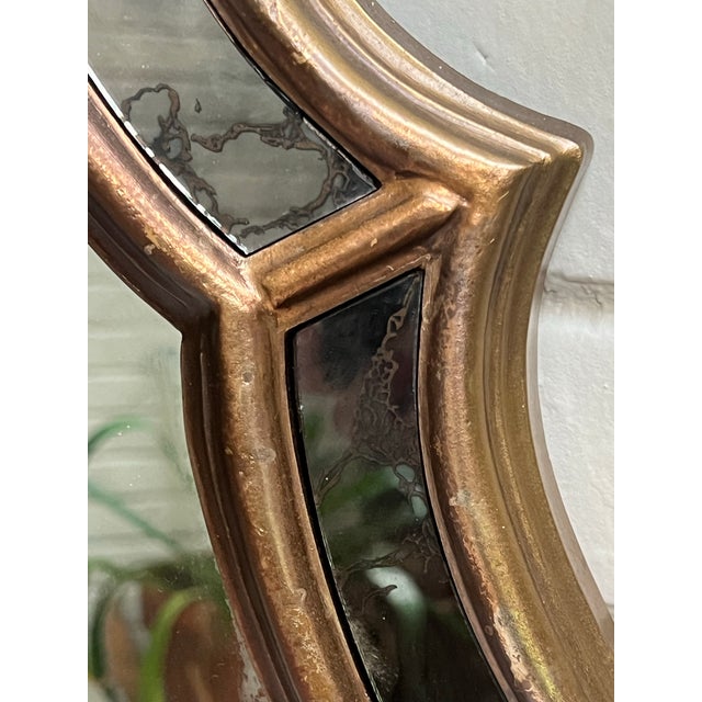 Late 20th Century Vintage Hollywood Regency Gilt Keyhole Wall Mirror For Sale - Image 5 of 12